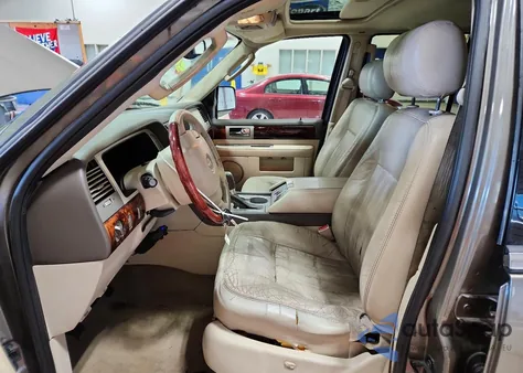 2004 Lincoln Navigator z USA, uszkodzony, nr VIN 5LMFU28R54LJ27045